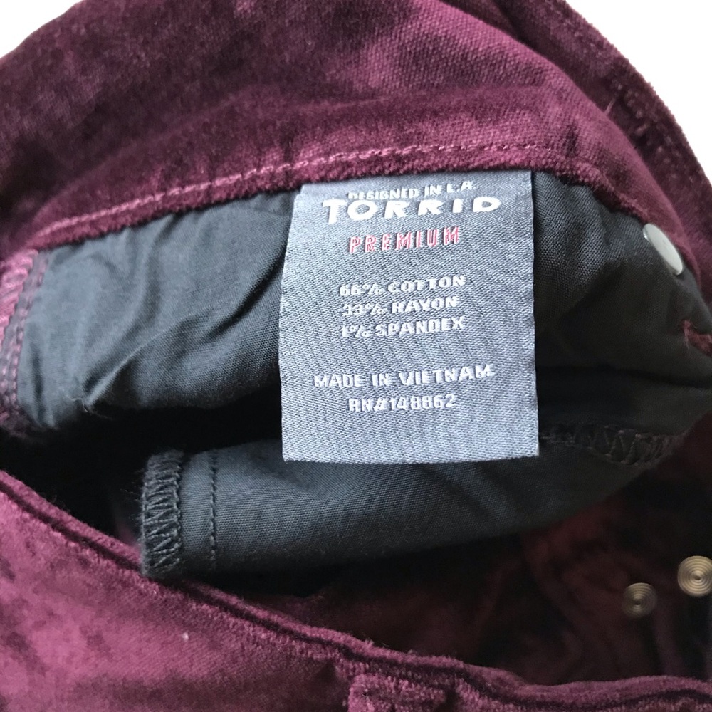 🆕TORRID‎ JEGGING - STRETCH VELVET BURGUNDY PURPLE - Picture 12 of 16